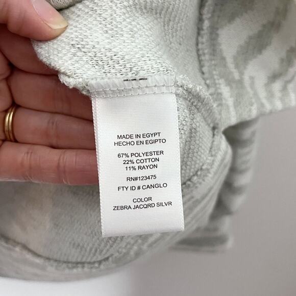 Ellen Tracy Women's Zebra Sweater S Gray & White Soft Knit Jacquard Long Sleeve - Picture 10 of 11